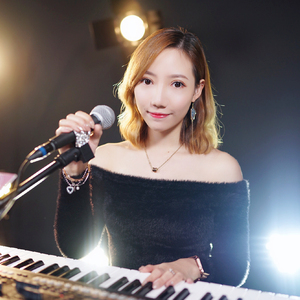 俄罗斯女人和狗交配
